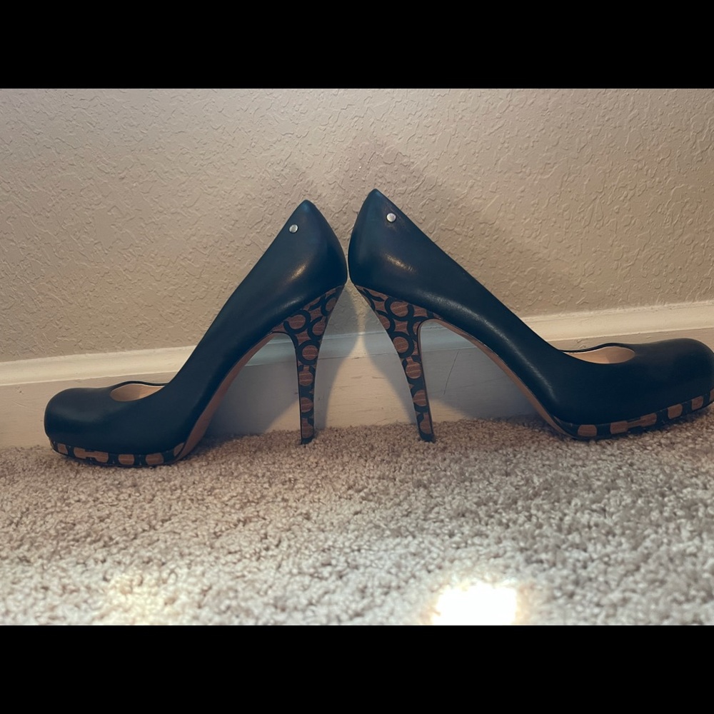 Coach Alexa Black Signature Pump